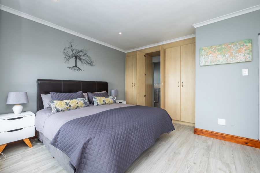 5 Bedroom Property for Sale in Murdock Valley Western Cape